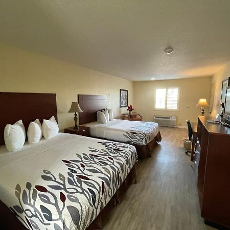 Kenedy Inn And Suites Buitenkant foto
