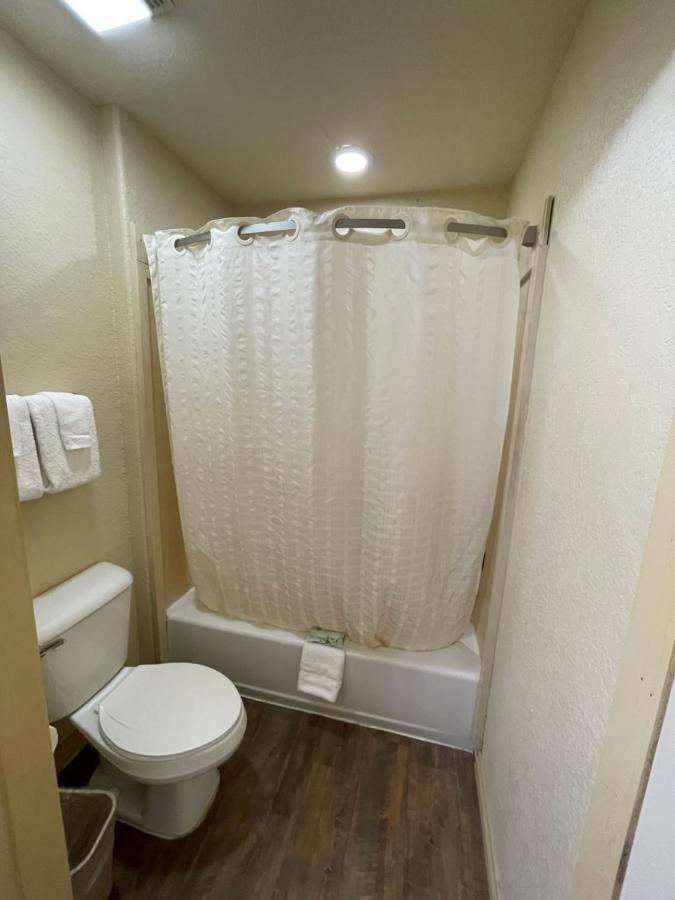 Kenedy Inn And Suites Buitenkant foto
