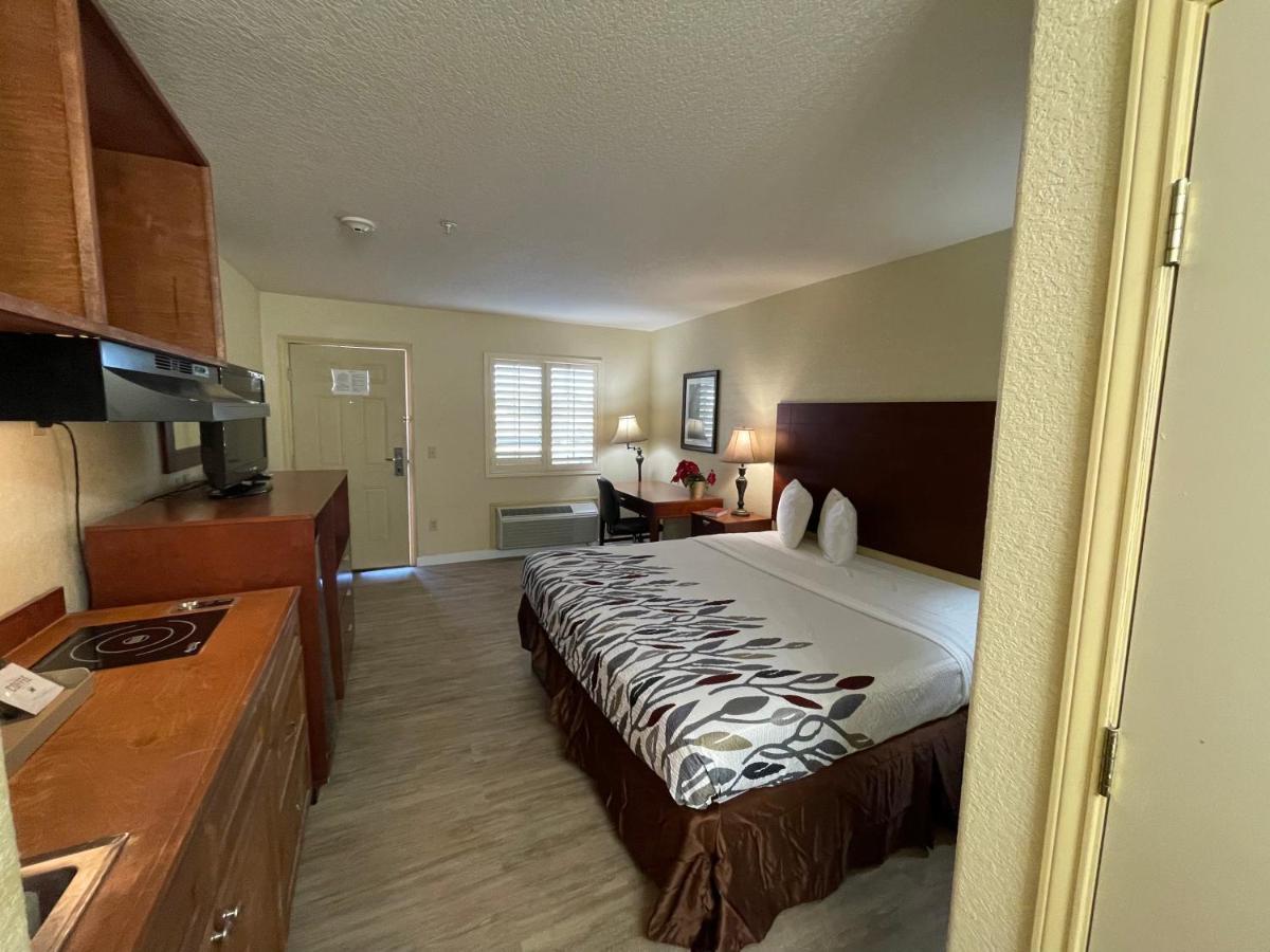 Kenedy Inn And Suites Buitenkant foto